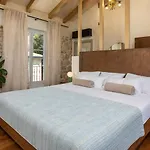 빌라 Deluxe Nature Galovi Dvori 라브