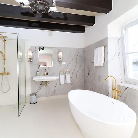 Deluxe Nature Galovi Dvori * ראב