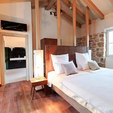 Deluxe Nature Galovi Dvori * ראב