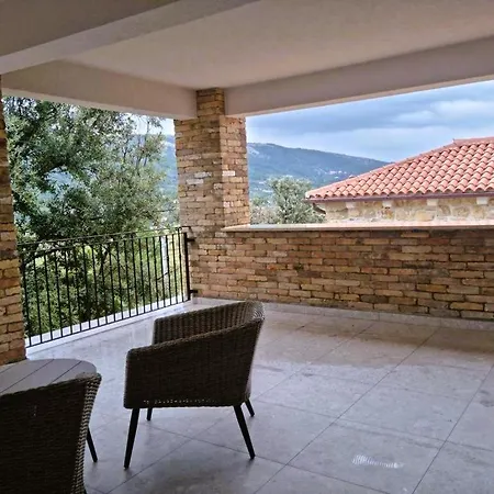 Deluxe Nature Galovi Dvori * ראב