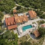 Deluxe Nature Galovi Dvori ראב